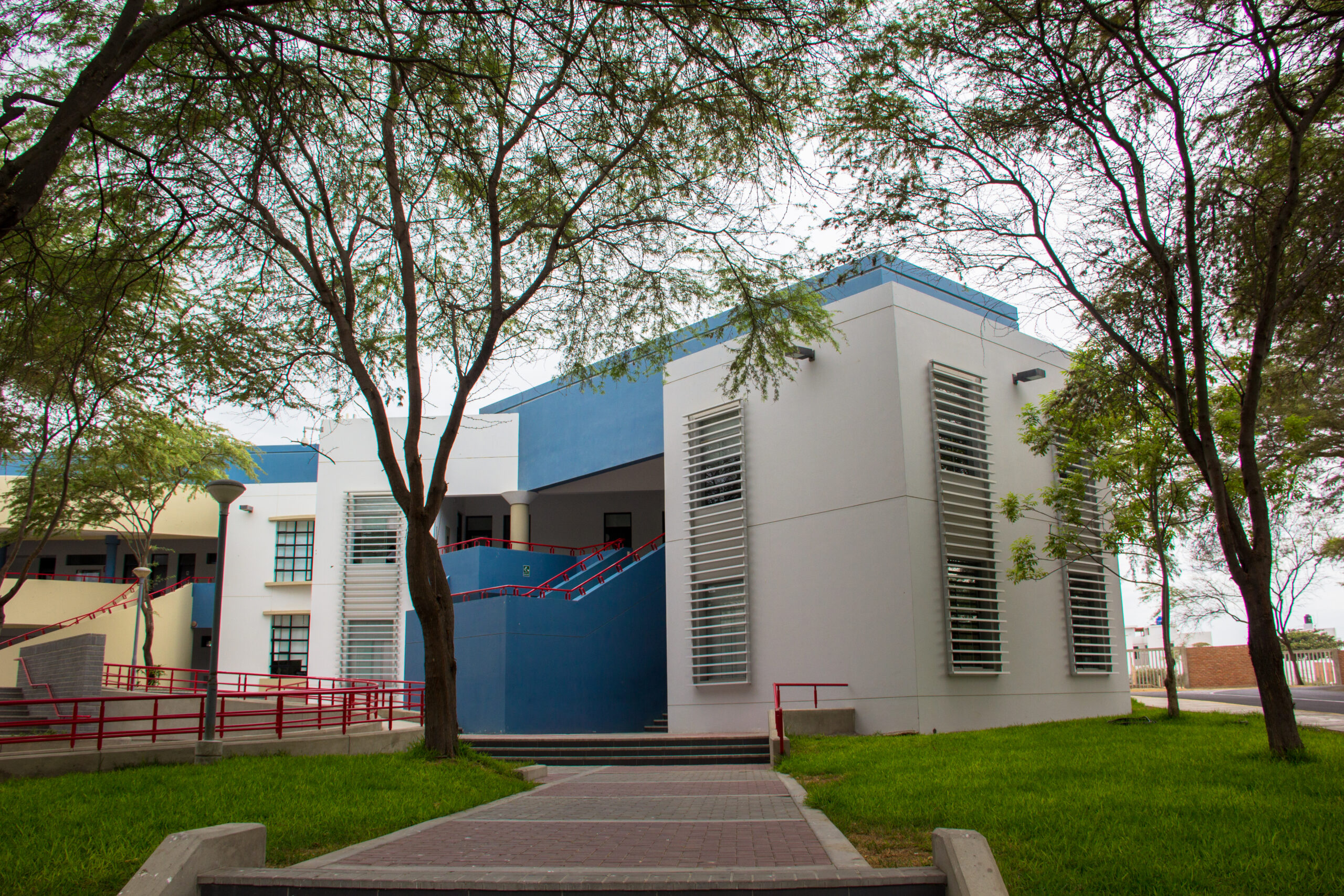 16437809777_64f6d6aa26_o-1