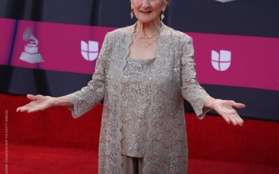 Ángela Álvarez hace historia en los Latin Grammy 2022 tras ganar «Mejor Artista Nuevo» a sus 95 años