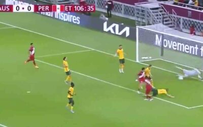 Edison Flores y el cabezazo que pudo ser GOL de Perú a Australia en el repechaje 2022 | VÍDEO
