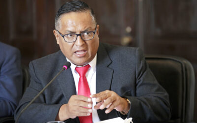 Seis bancadas demandan a Castillo que retire al ministro Condori