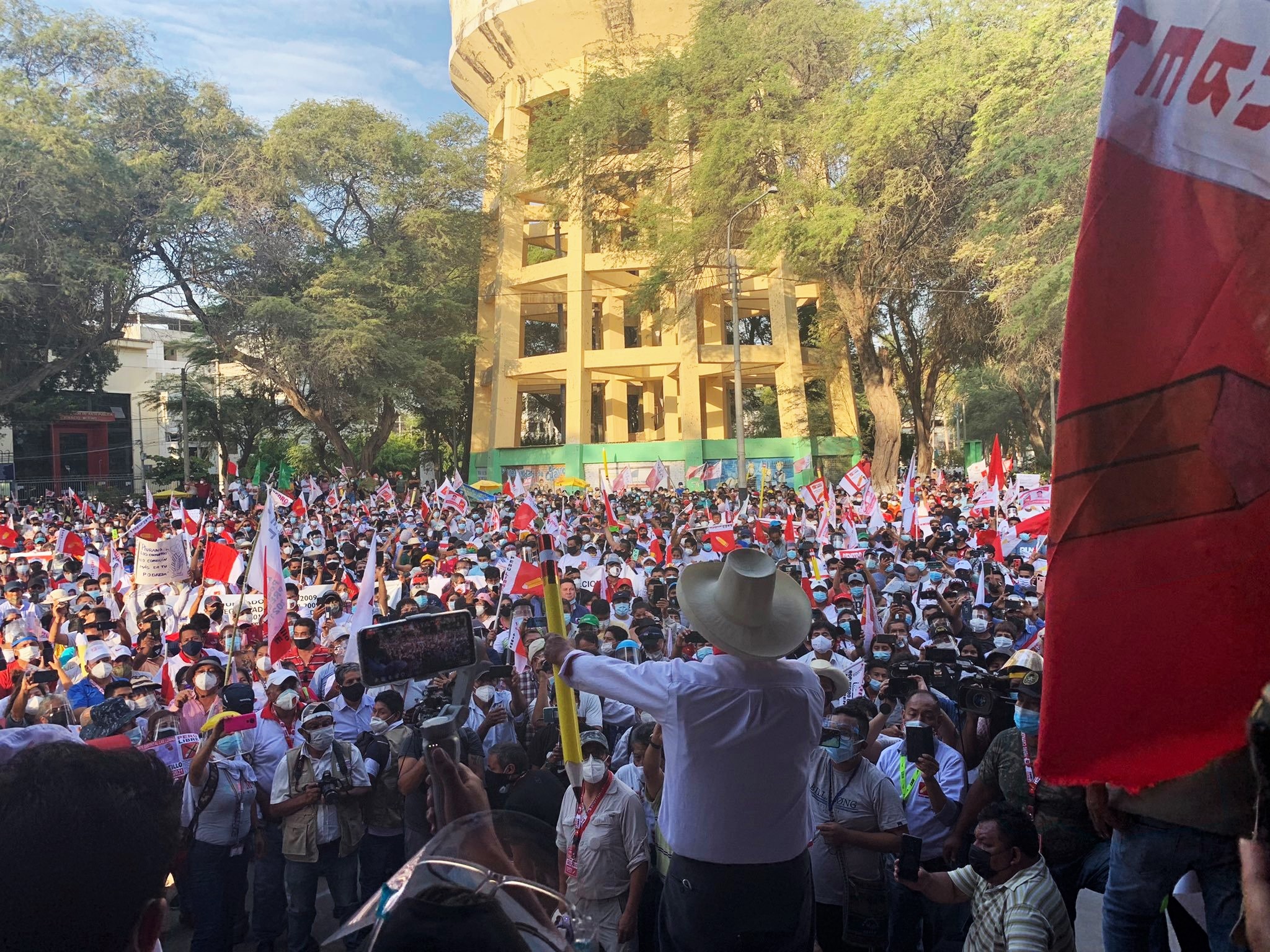 MITIN-PEDRO-CASTILLO