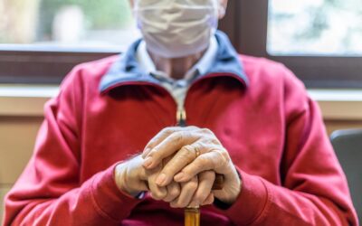 ¿Cómo cuidar la salud física y emocional de los adultos mayores en tiempos de COVID-19?