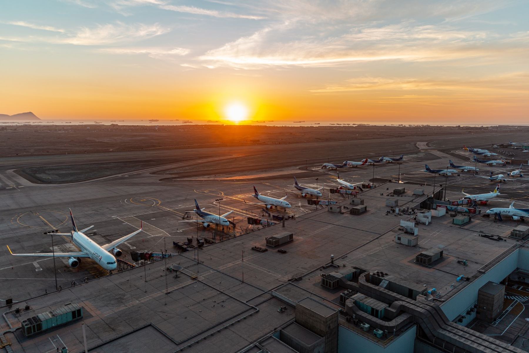 aeropuerto-jorge-chavez
