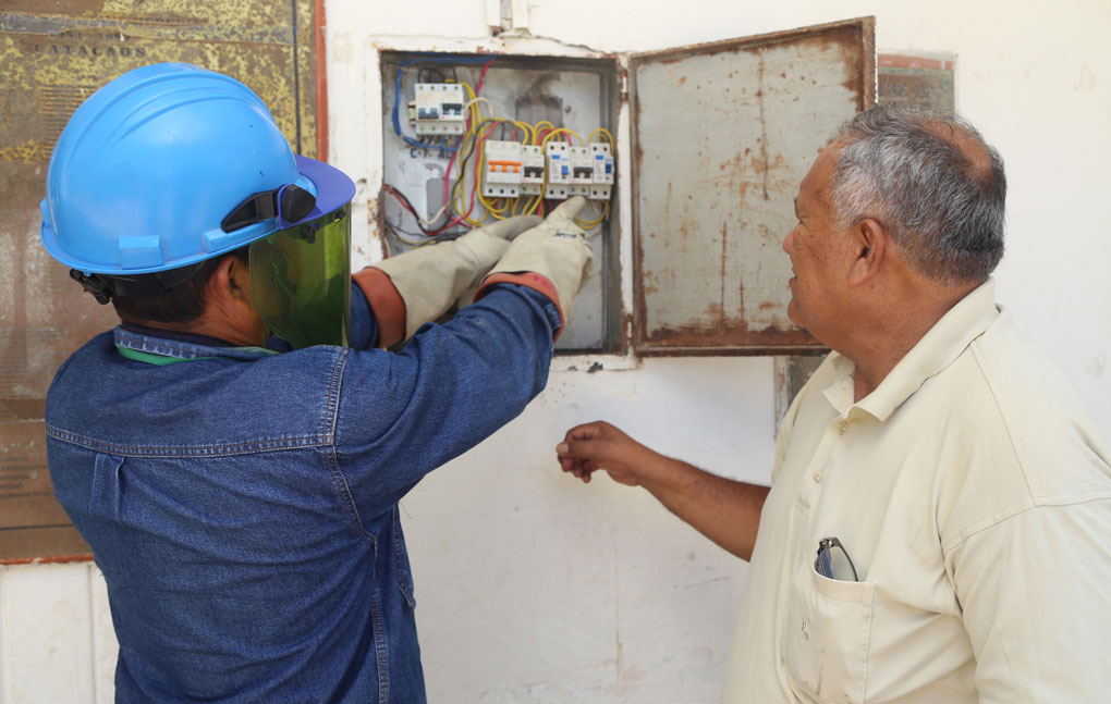 catacaos-medidores-de-luz-colegios