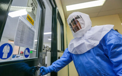 COVID-19: Evita contagiarte en centro de salud