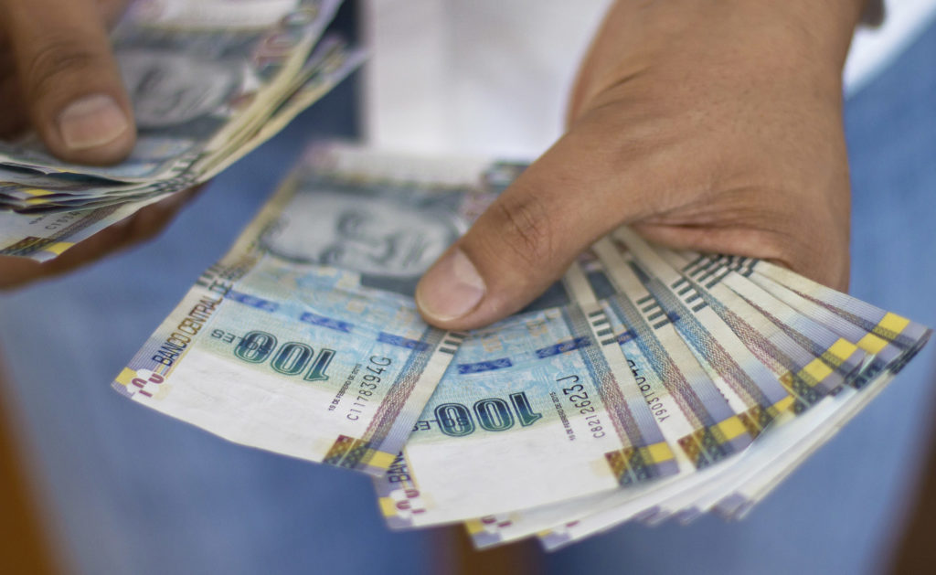 dinero-peru