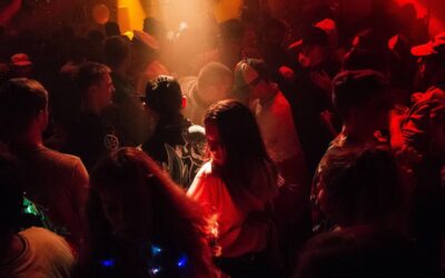 Más fácil es abrir los estadios…