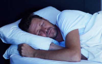 Estudio: Dormir menos de 6 horas después de los 50 años aumenta riesgo de demencia