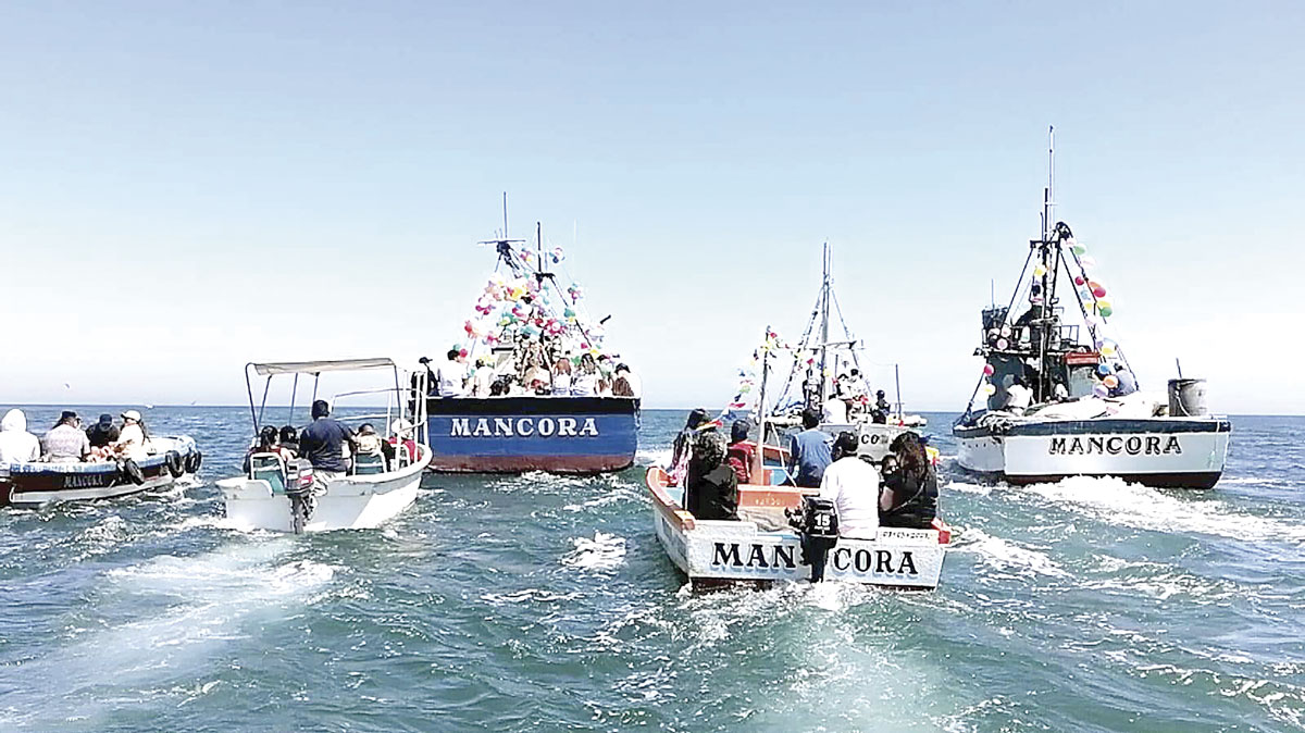 en-mancora-pasearoin-a-santo-patronos