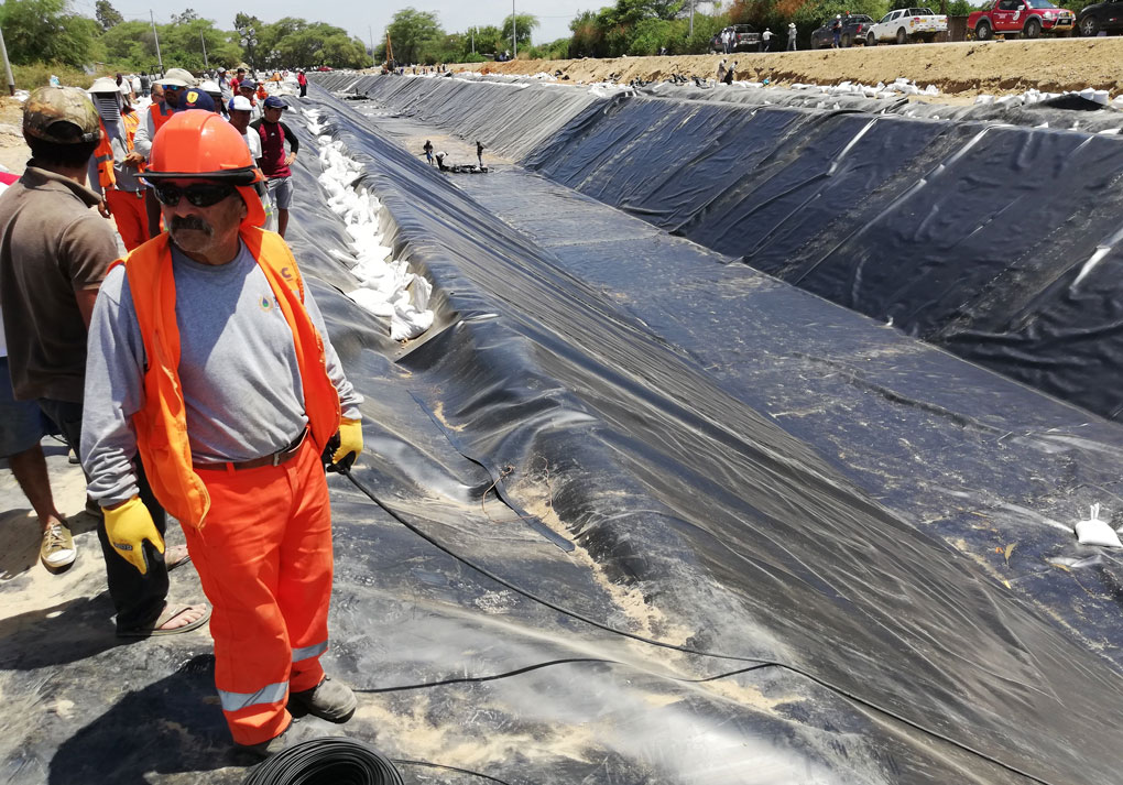 geomembrana-canal-daniel-escobar