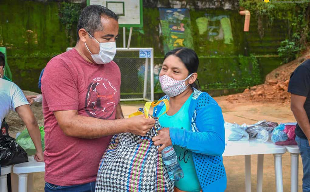 jose-aguilar-entraga-canasta-castilla