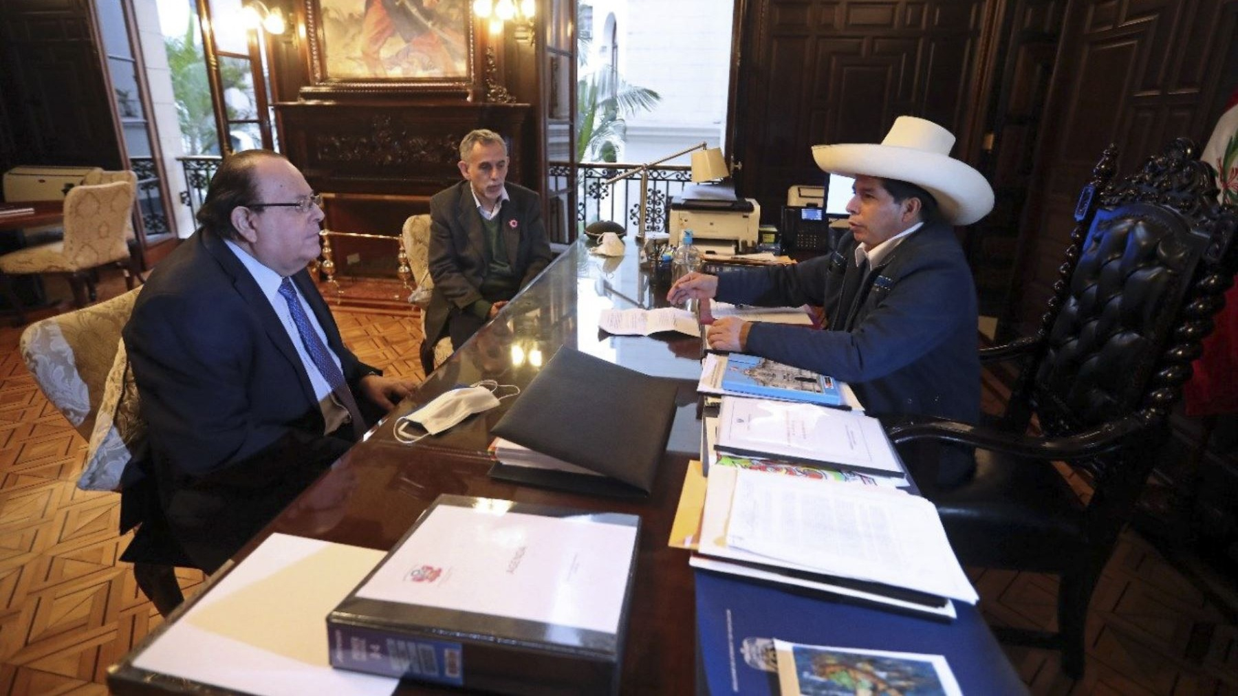 julio-velarde-pedro-castillo