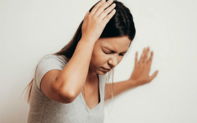 ¿Te mareas al ponerte de pie? Podrías tener mayor riesgo de demencia, según estudio