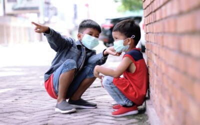 Estudio asegura que niños mayores de 10 años transmiten el COVID-19 igual que los adultos