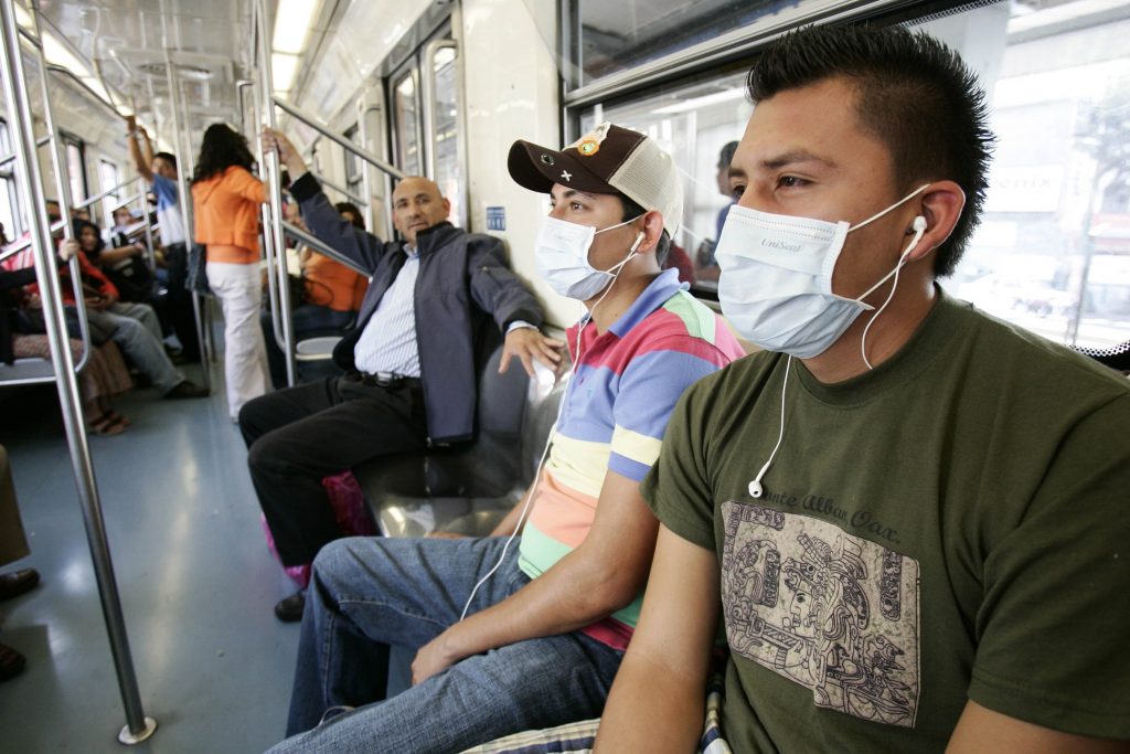 personas-con-mascarillas