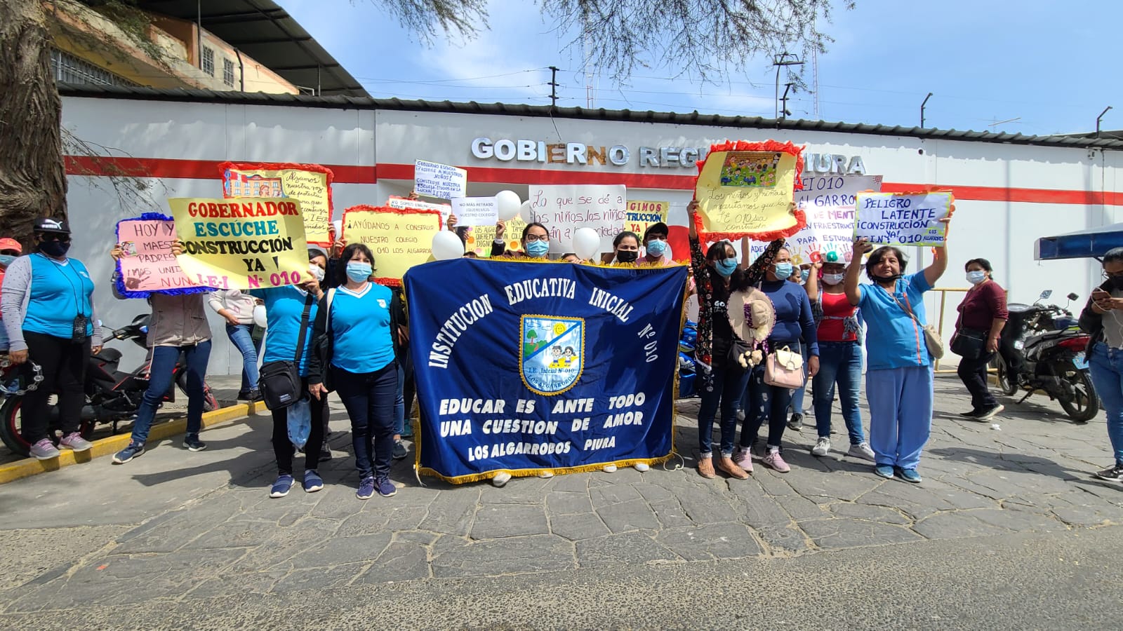 protesta-en-GORE-Piura