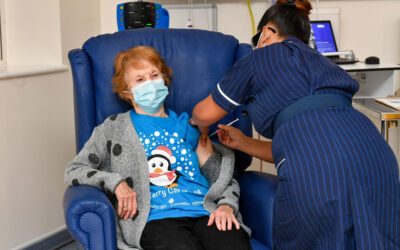 Pfizer: Dos personas sufren reacción alérgica tras vacunarse contra el COVID-19