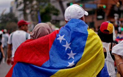 Congresista proponen que venezolanos ingresen al Perú con 2 mil dólares como mínimo