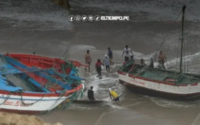 Piura: piden rescate para más de 100 pescadores atrapados por el oleaje en El Ñuro