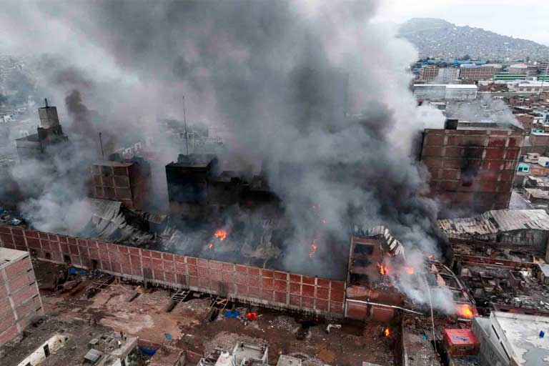Incendio en barrios altos
