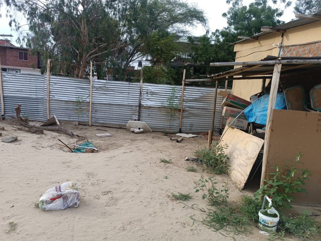 Estudiantes enfrentan un nuevo año escolar en condiciones precarias