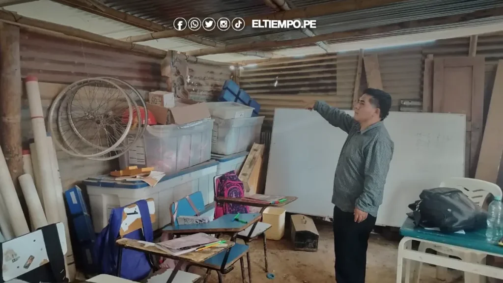 Estudiantes del Colegio El Sauce (Ayabaca) estudian en condicones precarias.