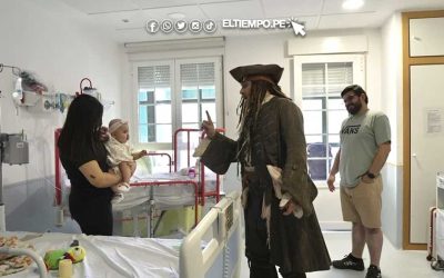 Johnny Depp visita a pacientes del Hospital Niño Jesús de Madrid vestido de Jack Sparrow
