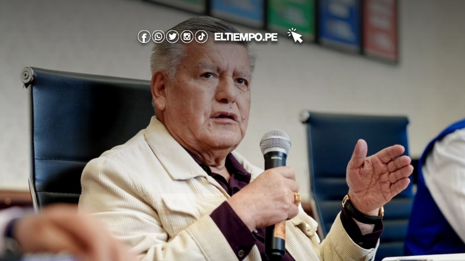 César Acuña pide vacaciones