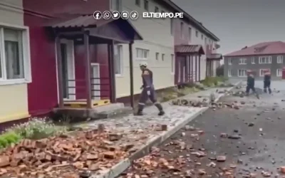 Rusia: Siete volcanes entran en erupción simultánea tras terremoto de magnitud 8,8