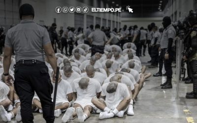 Migrantes venezolanos deportados de EE.UU denuncian torturas y abusos en la megacárcel de El Salvador