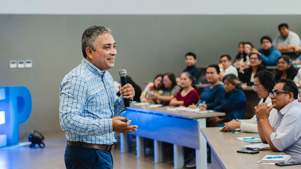 Más de 200 profesores fortalecieron sus competencias en innovación educativa Más de 200 profesores fortalecieron sus competencias en innovación educativa