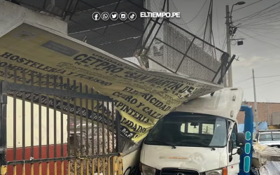 Muro de colegio colapsó y cayó sobre camión en San Martín de Porres