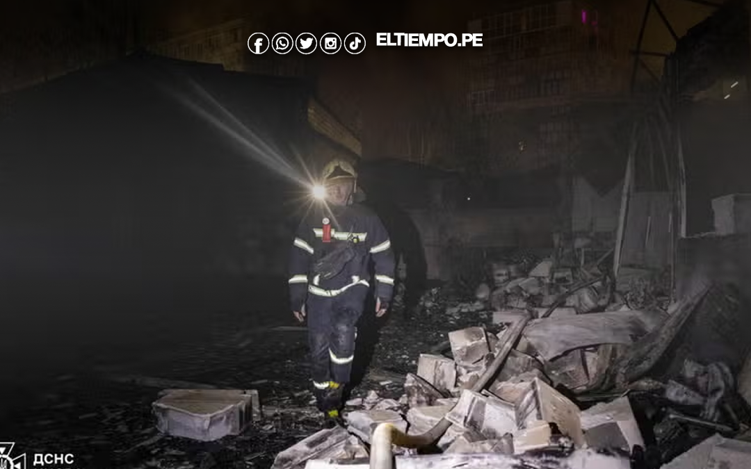 Rusia reconoce nuevos ataques masivos contra la red energética de Ucrania en plena mediación internacional