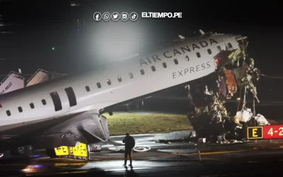 Choque de avión y un camión de bomberos deja dos muertos en aeropuerto de Nueva York