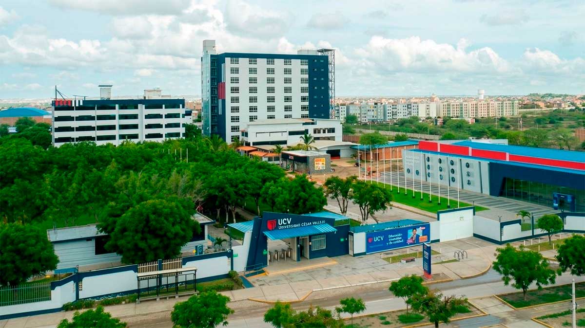 Más de 250 mil estudiantes consolidan a la UCV como una de las mejores del Perú Más de 250 mil estudiantes consolidan a la UCV como una de las mejores del Perú