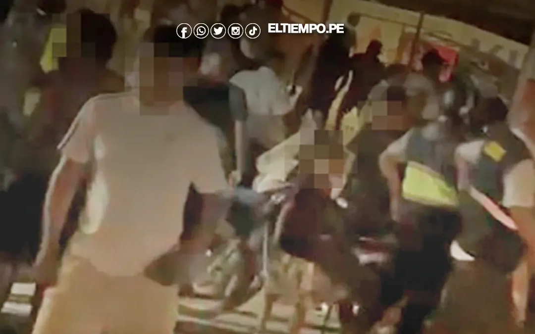 A pedradas, turba trata de evitar la ’ley seca’