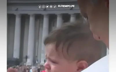Papa León XIV bendice a niño peruano y emociona a fieles en el Vaticano